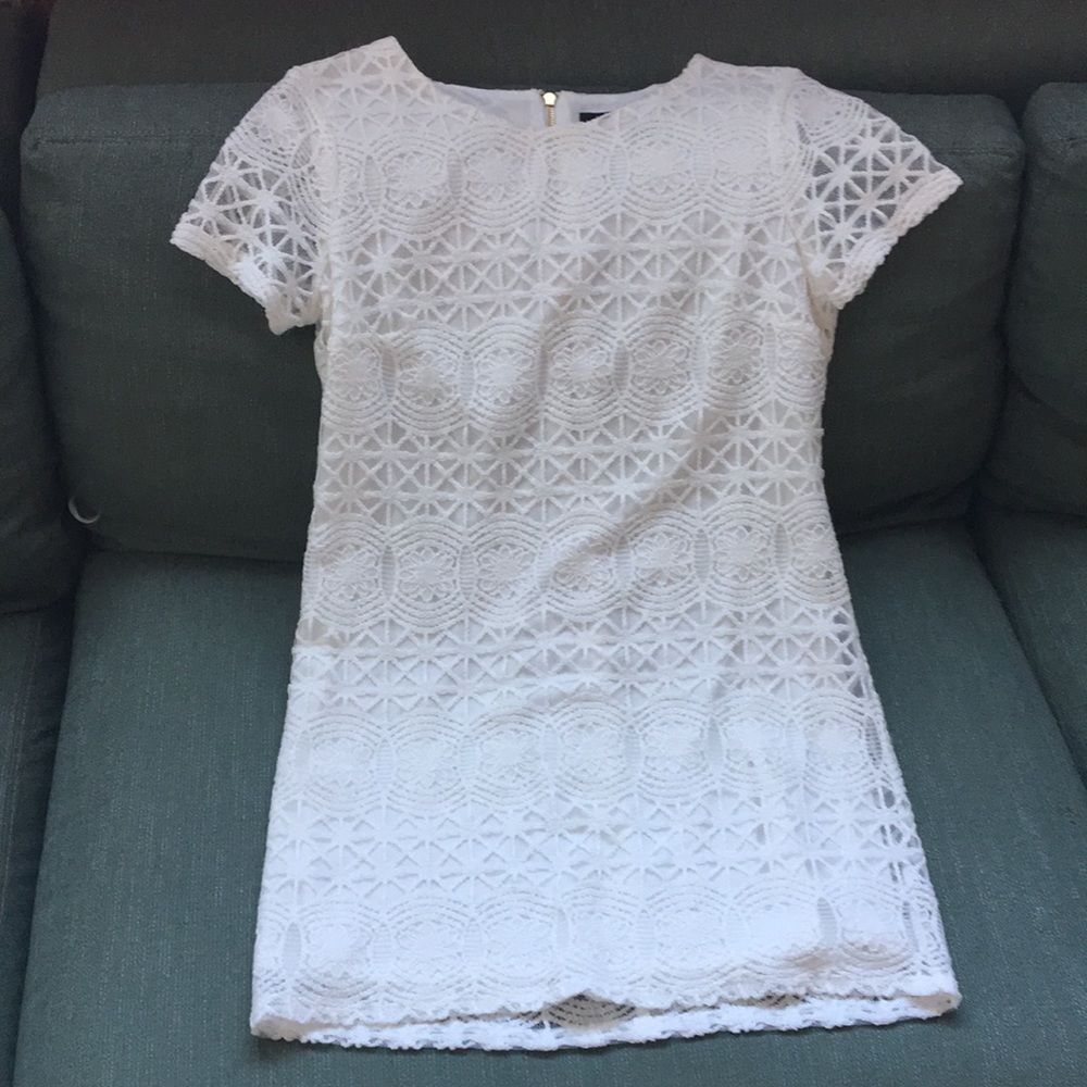 Geometric lace white shift dress